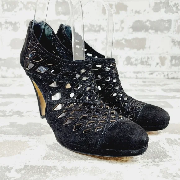 NEW Nine West Black Suede Laser Cut Back Zip High Heeled Booties F725 - Picture 4 of 12